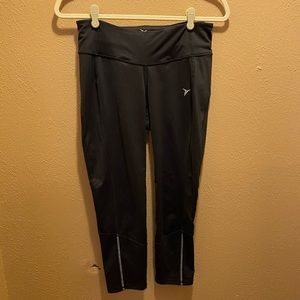 Old navy active leggings with pocket